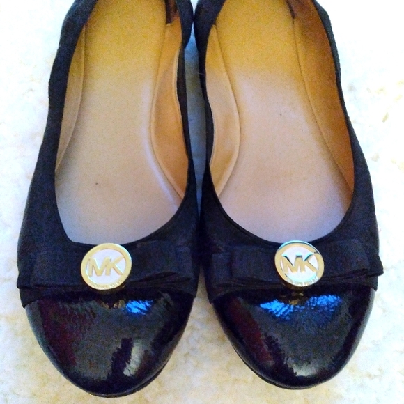 Michael Kors Shoes - 40$ OBO Women's Michael kors ballet flats size 7